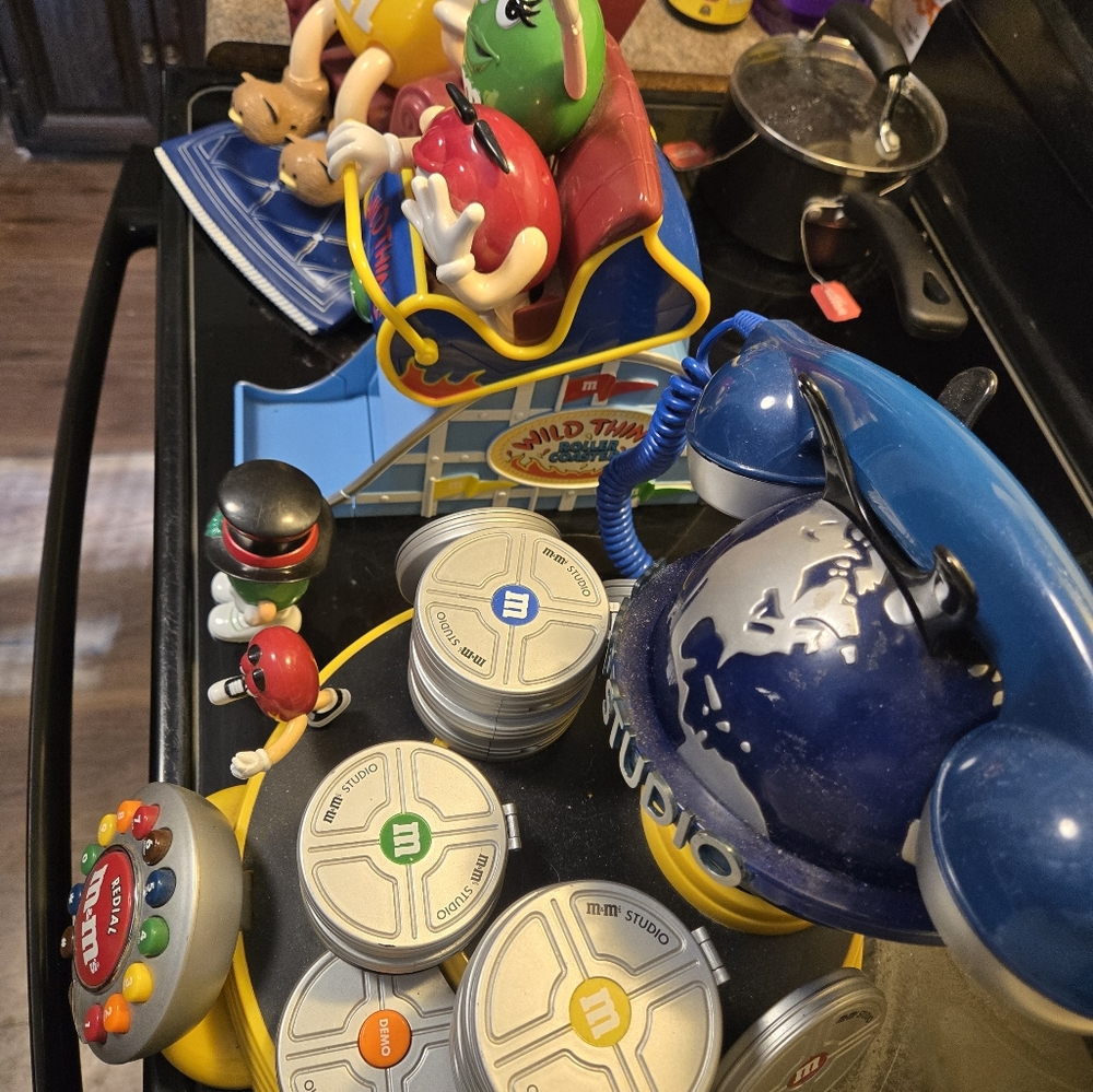 M&M Collectible Set - Picture 2 of 4